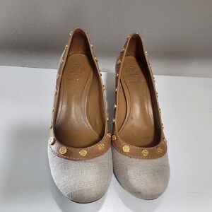 Tory Burch round toe Linen heel sz 6